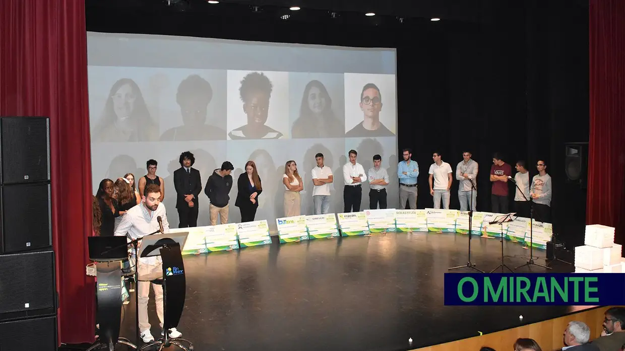 Entrega de diplomas no 32º aniversário da Escola Profissional de Rio Maior