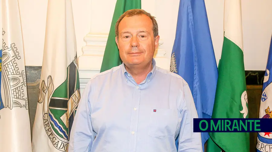Presidente da Câmara de Alenquer reitera apoio à candidatura de João Nicolau Presidente da Câmara de Alenquer reitera apoio à candidatura de João Nicolau
