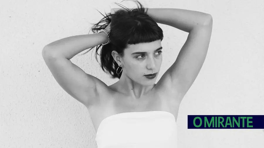 Artista de Ourém lança disco de estreia na sua terra natal Artista de Ourém lança disco de estreia na sua terra natal