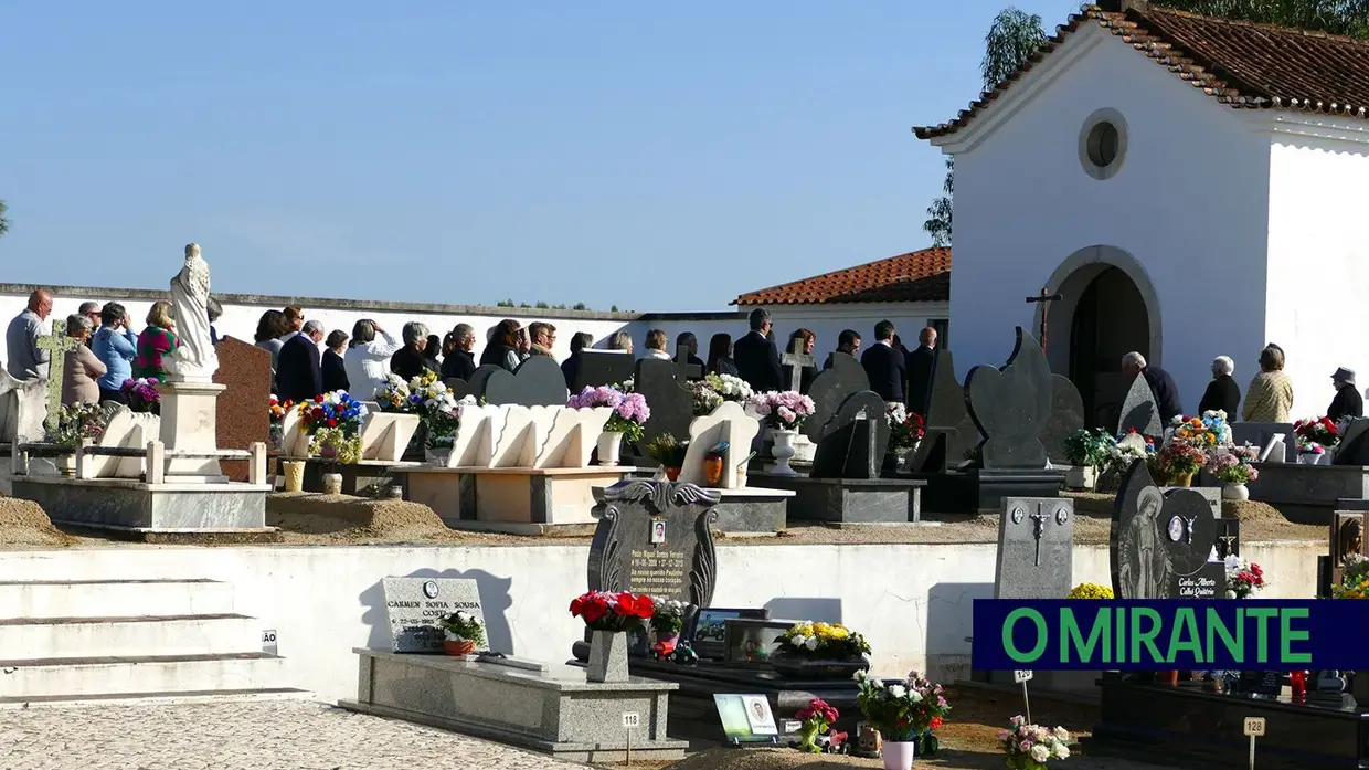 Inaugurada ampliação do Cemitério de Arruda dos Pisões