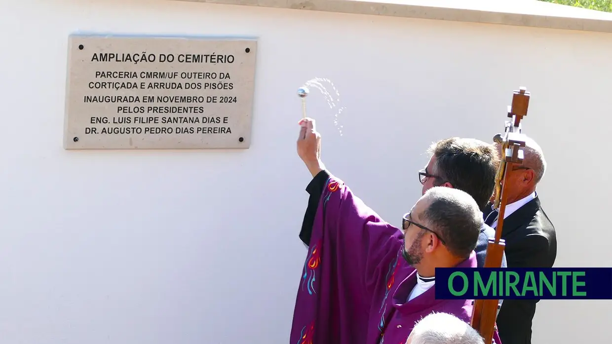 Inaugurada ampliação do Cemitério de Arruda dos Pisões