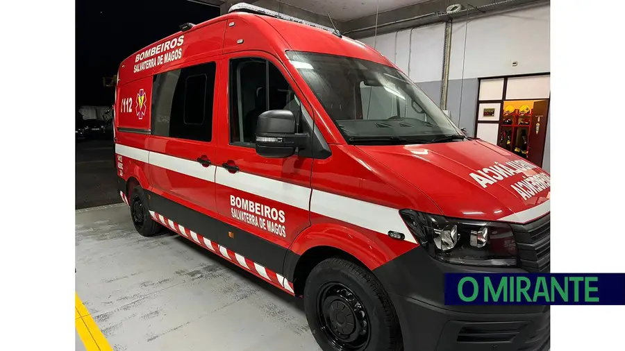 Município oferece ambulância aos Bombeiros de Salvaterra de Magos Município oferece ambulância aos Bombeiros de Salvaterra de Magos