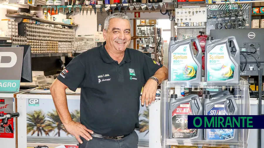 Nuno Patrício vende peças para máquinas agrícolas e industriais e gosta do que faz Nuno Patrício vende peças para máquinas agrícolas e industriais e gosta do que faz