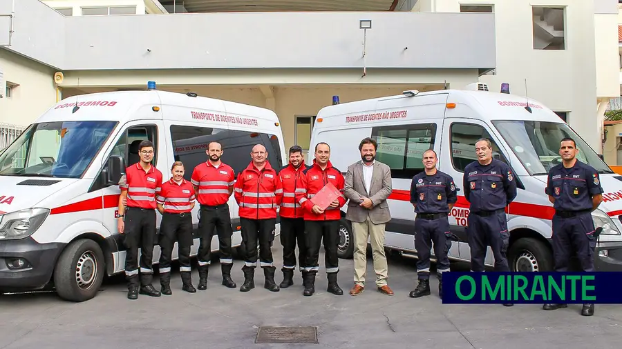Tomar cede duas ambulâncias à Cruz Vermelha Tomar cede duas ambulâncias à Cruz Vermelha