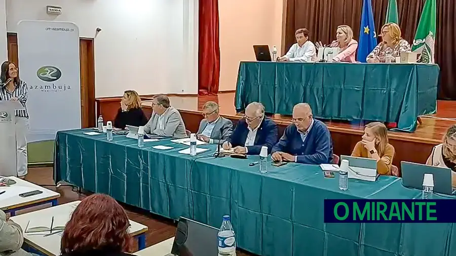 Críticas à gestão socialista em balanço de mandato na Assembleia Municipal de Azambuja Críticas à gestão socialista em balanço de mandato na Assembleia Municipal de Azambuja