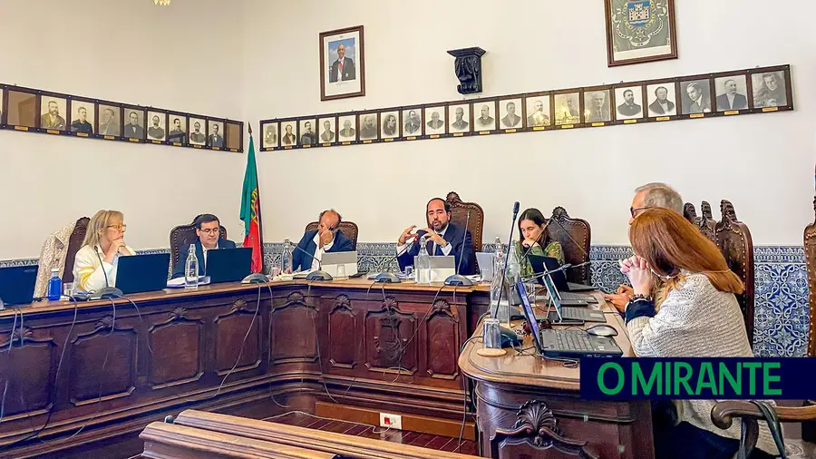 Estado do centro histórico de Santarém deu discussão acesa na reunião de câmara Estado do centro histórico de Santarém deu discussão acesa na reunião de câmara