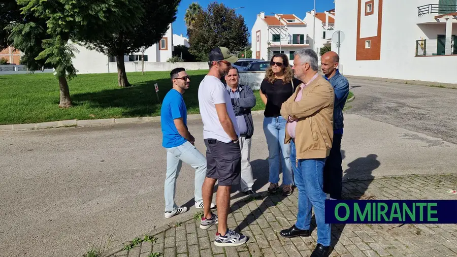 Autarcas de Arruda visitam urbanizações para contactar com moradores Autarcas de Arruda visitam urbanizações para contactar com moradores