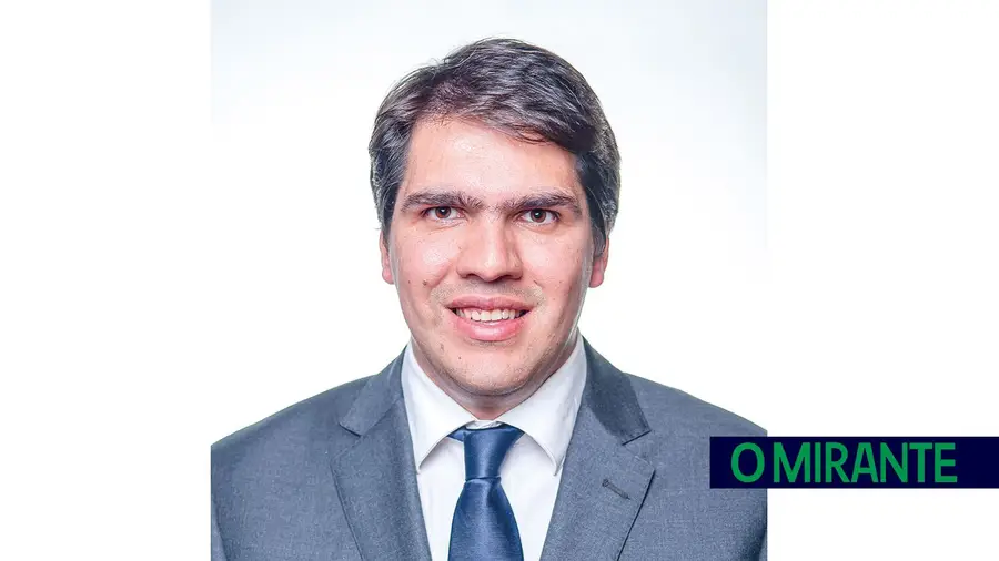 Devemos muito a todos os autarcas do poder local democrático Devemos muito a todos os autarcas do poder local democrático