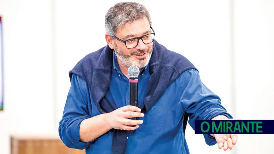 Vila Franca de Xira quer mais auxiliares nas escolas para não deixar alunos por sua conta Vila Franca de Xira quer mais auxiliares nas escolas para não deixar alunos por sua conta