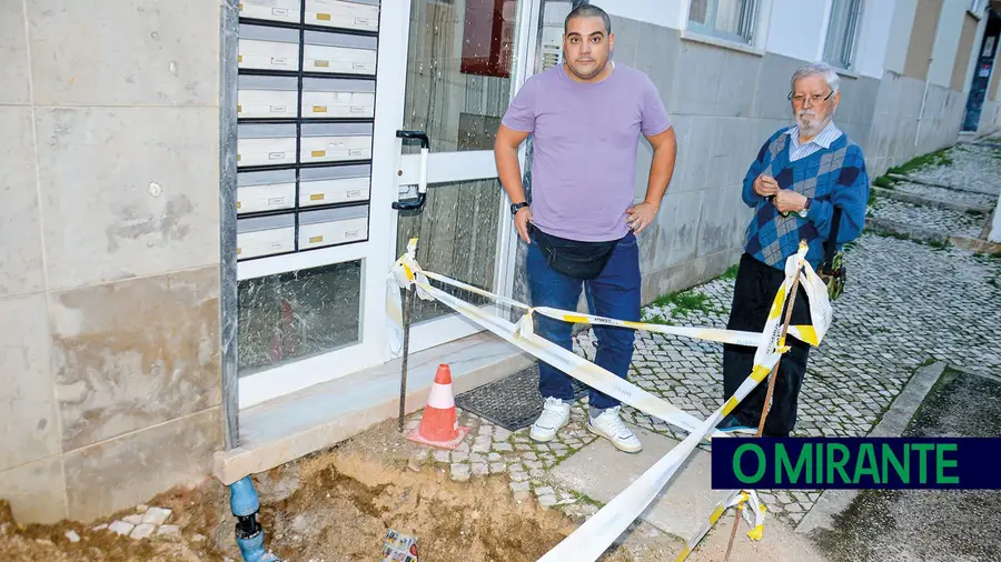 Mudança de contadores deixa moradores do Sobralinho sem água durante cinco dias Mudança de contadores deixa moradores do Sobralinho sem água durante cinco dias