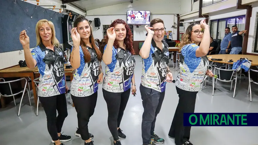 A equipa feminina de Foros de Salvaterra que conquistou a Taça de Portugal de setas