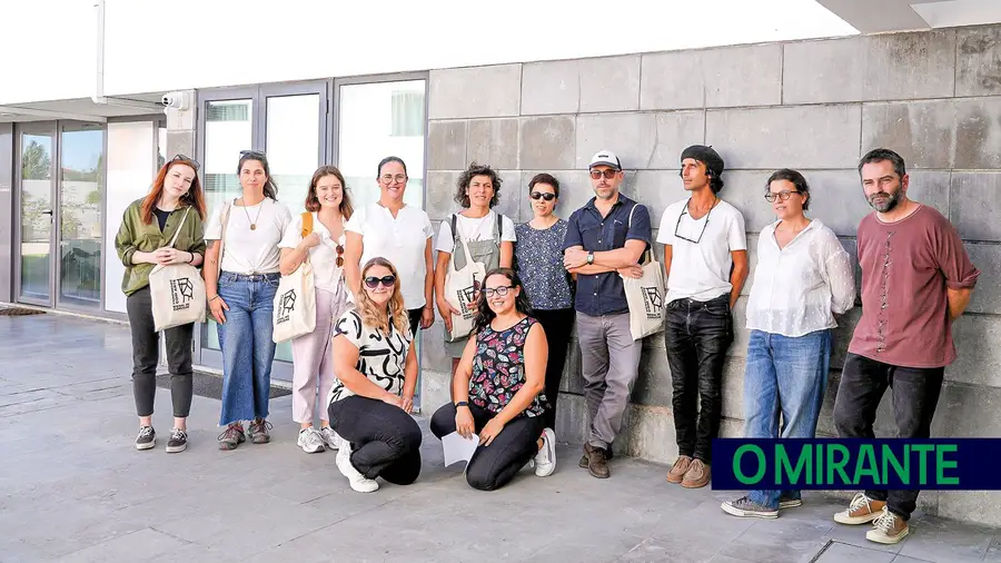 Artistas ajustaram-se à bolsa de mil euros e enriqueceram Bienal de Coruche Artistas ajustaram-se à bolsa de mil euros e enriqueceram Bienal de Coruche