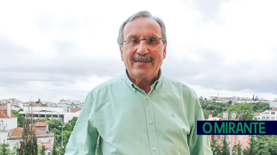 Os maus exemplos têm prejudicado imenso a figura política e a democracia Os maus exemplos têm prejudicado imenso a figura política e a democracia