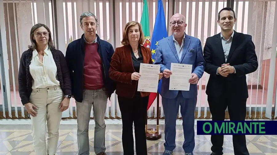 Alentejo 2030 e Universidade de Évora formalizam compromisso no valor de um milhão de euros Alentejo 2030 e Universidade de Évora formalizam compromisso no valor de um milhão de euros