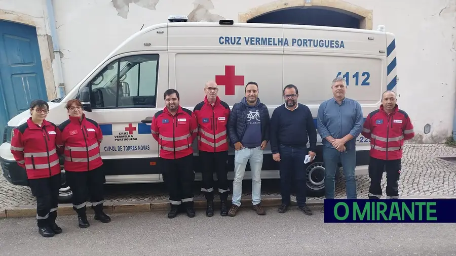 Cruz Vermelha em Torres Novas ambulância de socorro ao serviço da população Cruz Vermelha em Torres Novas ambulância de socorro ao serviço da população