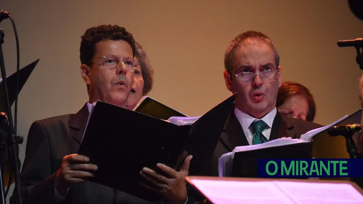 Coro do Município de Benavente dá voz aos sonhos no lançamento do seu primeiro CD