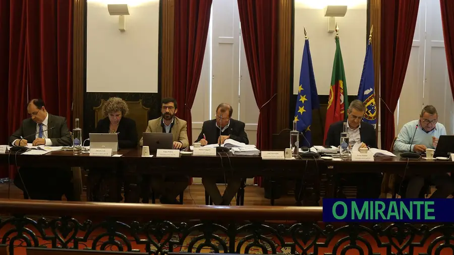 Orçamento de Alenquer para 2025 aprovado com críticas da oposição Orçamento de Alenquer para 2025 aprovado com críticas da oposição