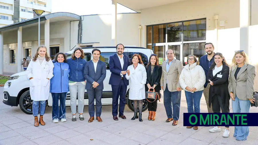 Unidades de saúde de Santarém recebem carros eléctricos para apoio domiciliário Unidades de saúde de Santarém recebem carros eléctricos para apoio domiciliário