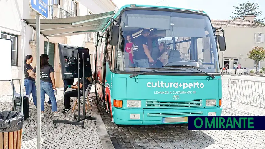 Burocracia parou autocarro cultural de Arruda dos Vinhos Burocracia parou autocarro cultural de Arruda dos Vinhos