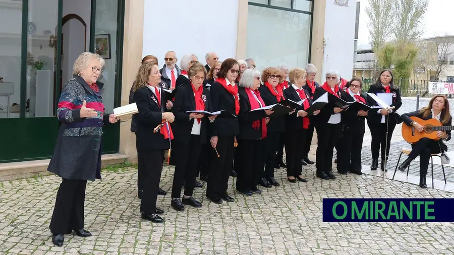 Nova exposição da Universidade Sénior de Tomar para ser vista na Corredoura Nova exposição da Universidade Sénior de Tomar para ser vista na Corredoura