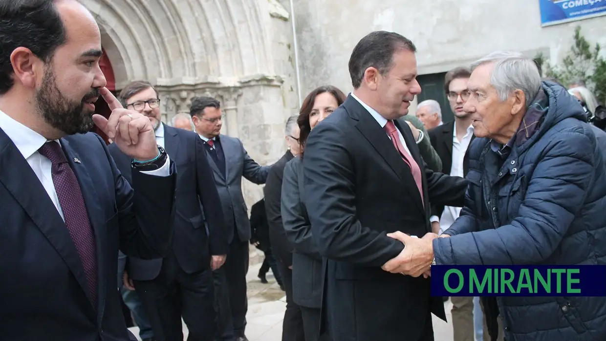 Igreja do Alporão reabriu em ambiente festivo e com visita do primeiro-ministro