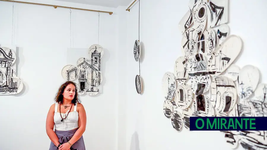 Mariana Sampaio inspira-se na avó Celeste para criar peças de arte em cerâmica Mariana Sampaio inspira-se na avó Celeste para criar peças de arte em cerâmica