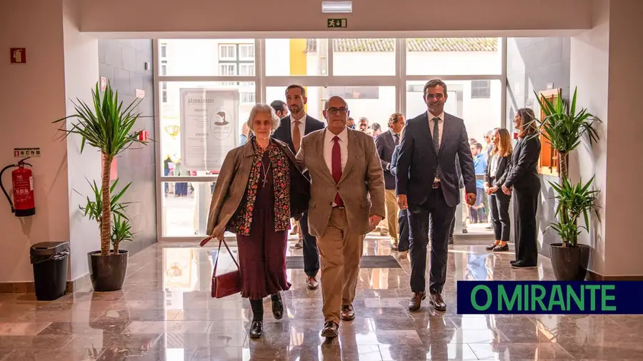 Golegã inaugurou cine-teatro e deu-lhe o nome de Elisa Tavares Bonacho