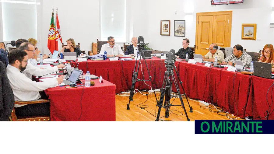 Vila Franca de Xira quer novidades em breve sobre rotas dos aviões Vila Franca de Xira quer novidades em breve sobre rotas dos aviões