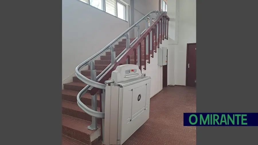 Acesso facilitado a bancadas no Pavilhão e Nave Desportiva Municipal de Santarém Acesso facilitado a bancadas no Pavilhão e Nave Desportiva Municipal de Santarém