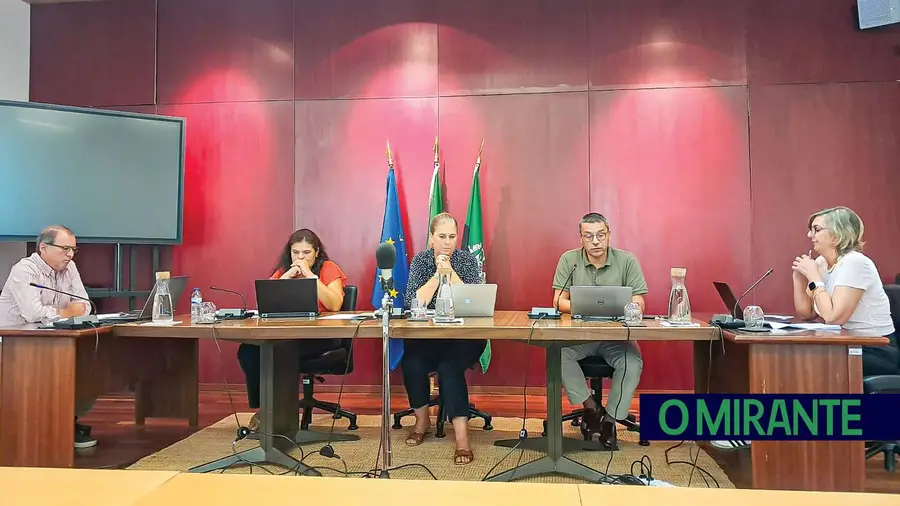 Polémica com os apoios escolares em Alpiarça agita PS Polémica com os apoios escolares em Alpiarça agita PS