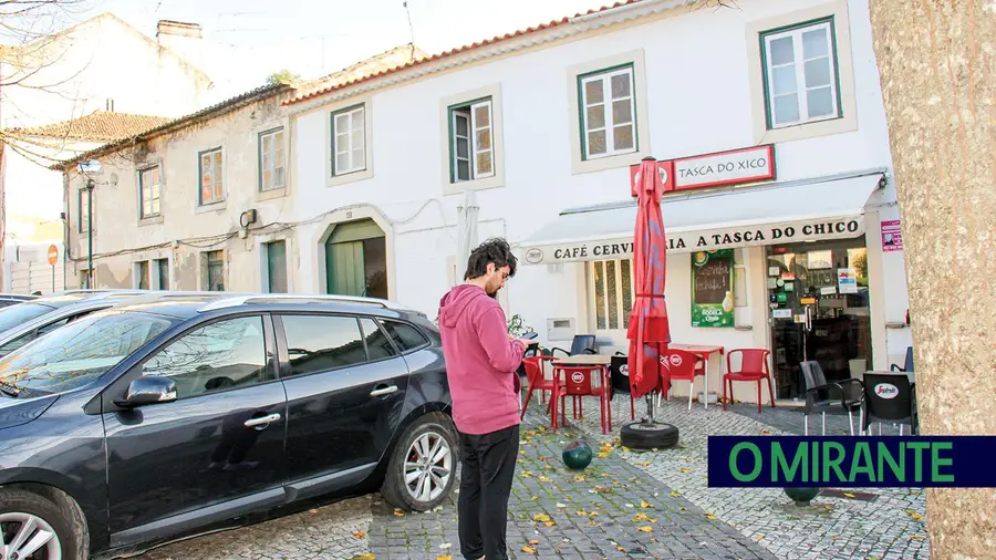 Falta de estacionamento prejudica comerciantes em Torres Novas