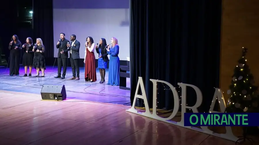 Concerto solidário angaria 240 kg de alimentos e 681 euros na Póvoa de Santa Iria Concerto solidário angaria 240 kg de alimentos e 681 euros na Póvoa de Santa Iria