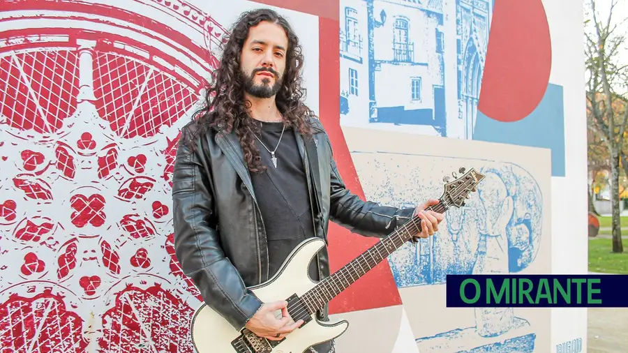 João Corceiro: um jovem talento da guitarra eléctrica que cumpre o sonho de viver da música