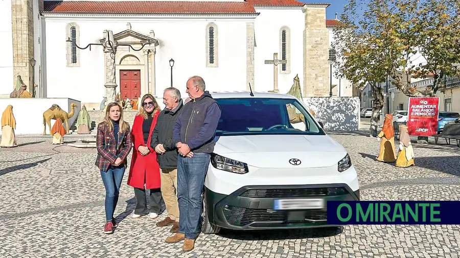 Azambuja reforça frota automóvel afecta ao serviço de acção social Azambuja reforça frota automóvel afecta ao serviço de acção social