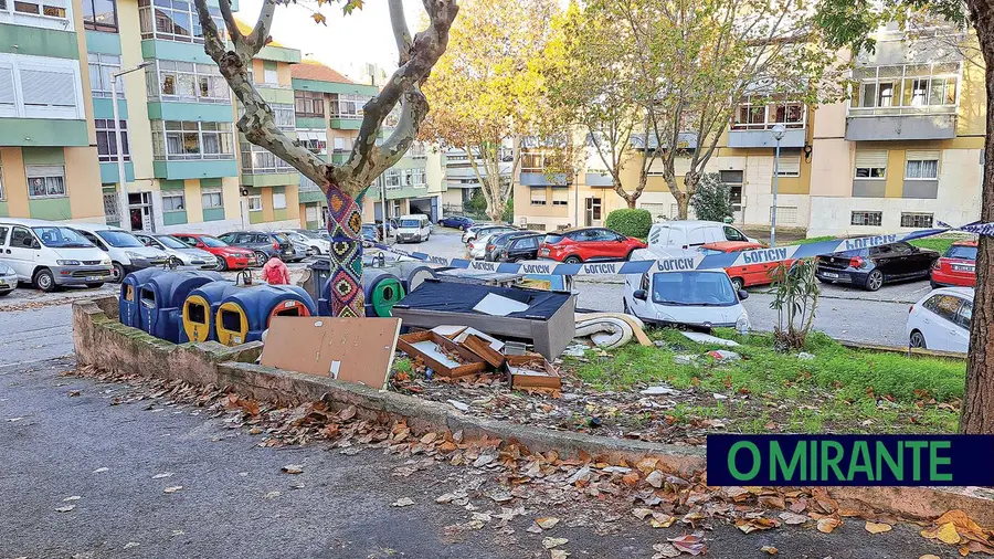 Entulhos continuam a ser depositados ilegalmente no Forte da Casa