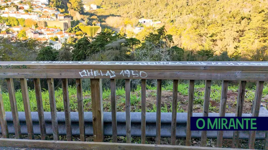 Vandalizado Miradouro do Alto da Boavista em Alenquer