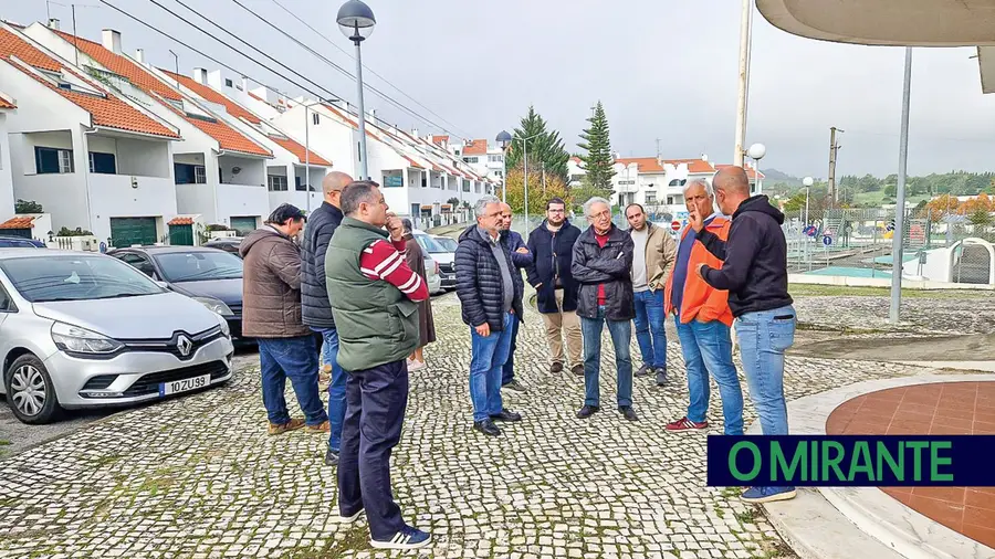 Visitas de autarcas a urbanizações de Arruda dos Vinhos ajudam a resolver problemas