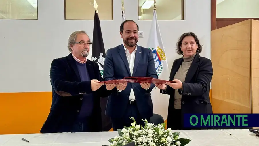 Universidade Cultural de Alcanede é um espaço de convívio e aprendizagem para maiores de 50 Universidade Cultural de Alcanede é um espaço de convívio e aprendizagem para maiores de 50