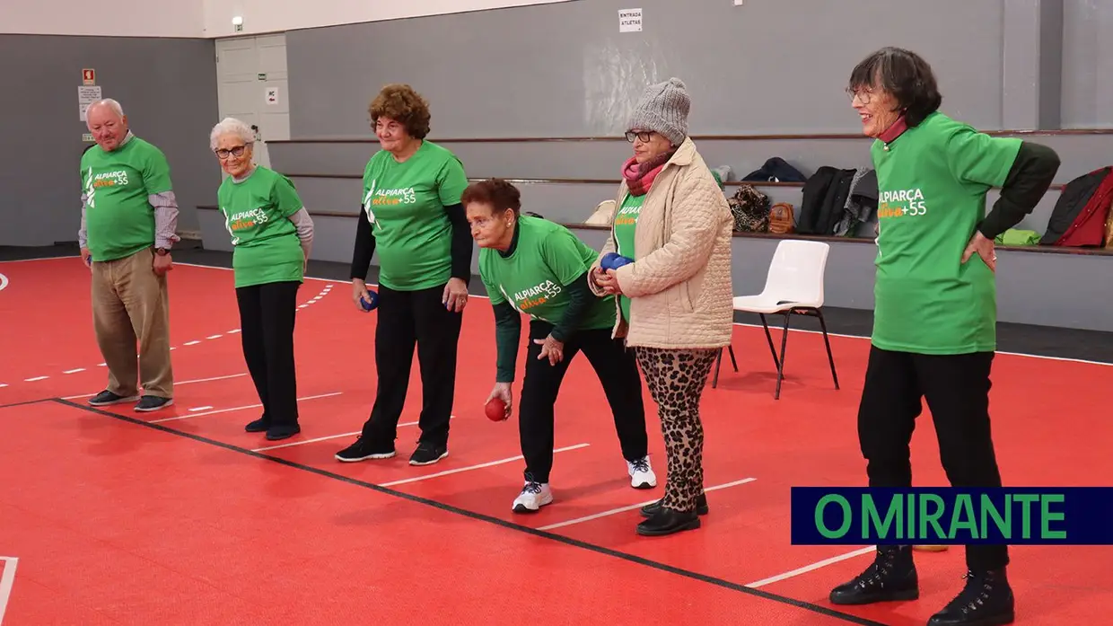 Reformados saem de casa para praticar boccia