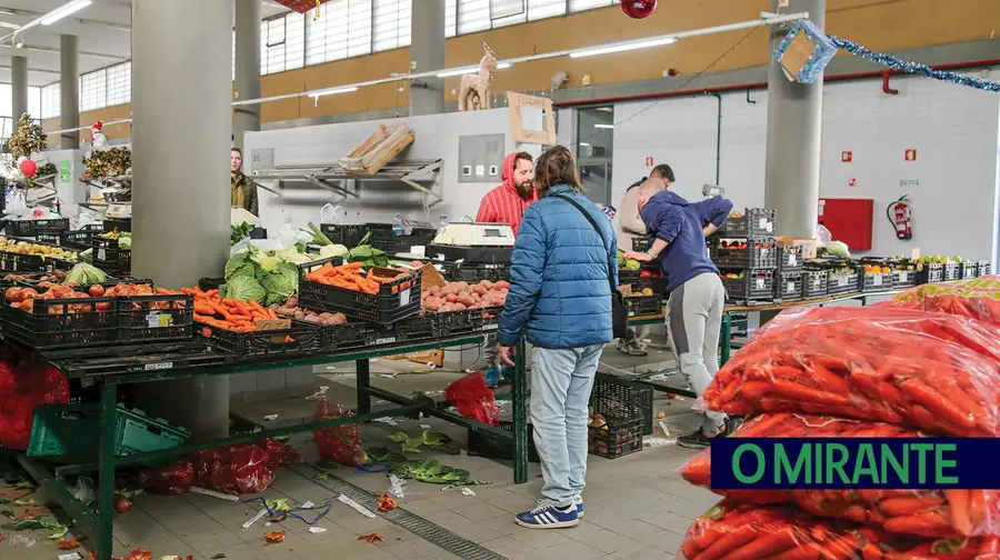 Vendedores do Mercado do Forte da Casa apontam falhas estruturais e de limpeza