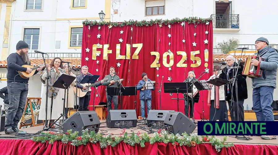 A iniciativa “Vamos Cantar os Reis!” animou a Praça Alexandre Herculano