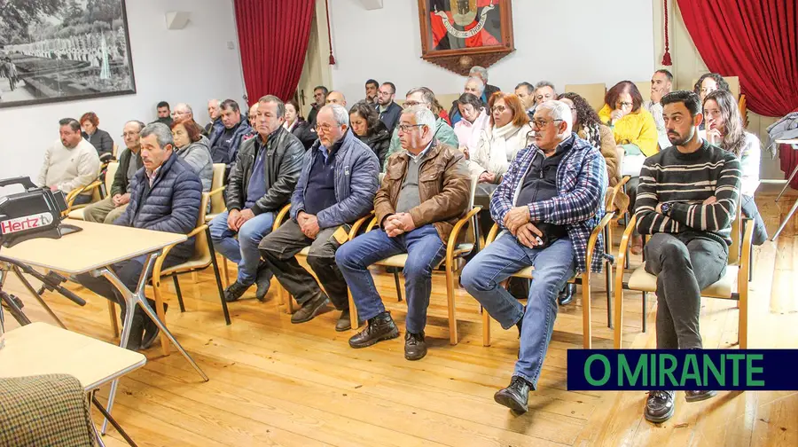 População de Tomar protesta contra corte de caminhos