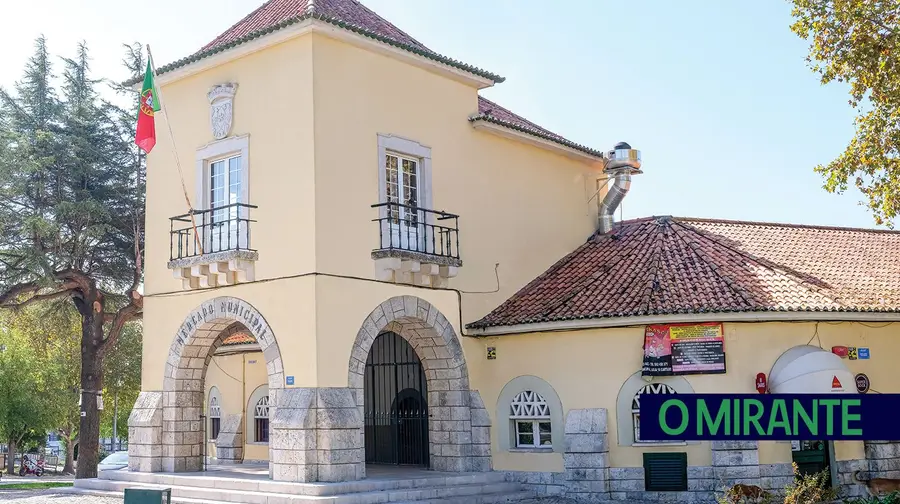 Mercado Municipal do Cartaxo em obras