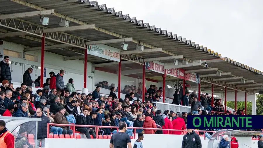 União de Santarém dá transporte a sócios e adeptos para jogo frente ao Belenenses