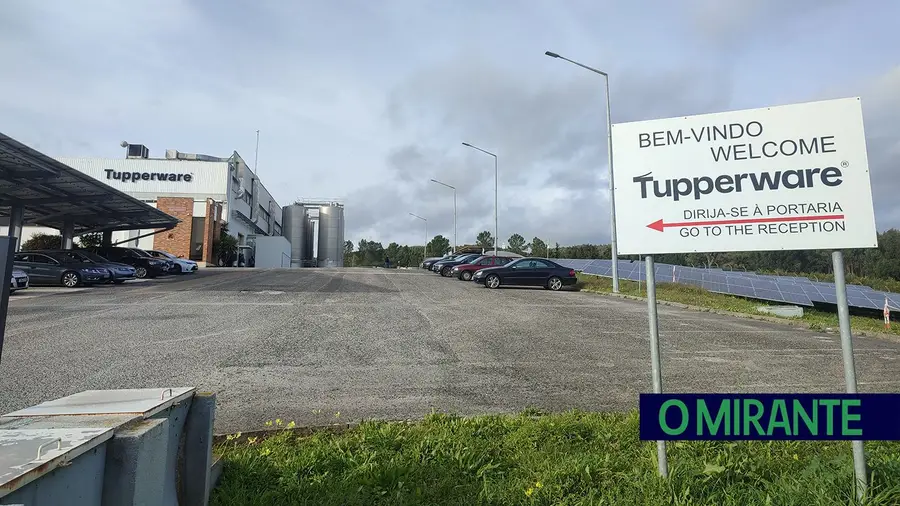 Trabalhadores da Tupperware mantêm-se em funções até final de Janeiro Trabalhadores da Tupperware mantêm-se em funções até final de Janeiro