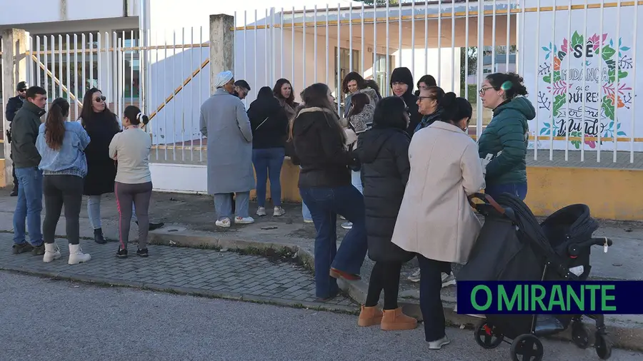 Processo de inquérito a funcionária acusada de maltratar alunos em Alpiarça Processo de inquérito a funcionária acusada de maltratar alunos em Alpiarça