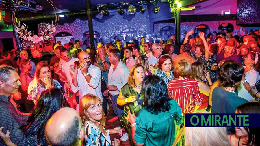 Ateneu Artístico Cartaxense reabre discoteca Lipps com festa anos 80 e 90