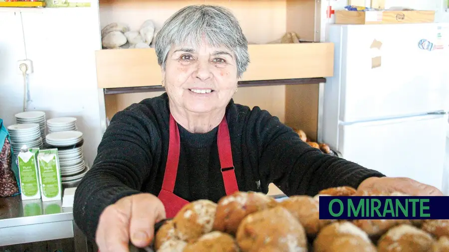 Rosa Torre: a comerciante de Santarém a quem os clientes pedem um café e um conselho de avó Rosa Torre: a comerciante de Santarém a quem os clientes pedem um café e um conselho de avó