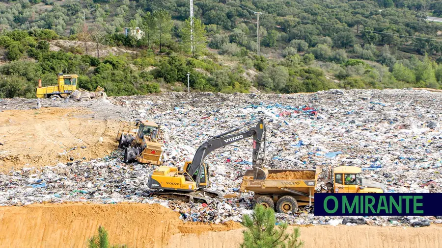 Empresa gestora do aterro de Azambuja moveu nove processos judiciais contra o município Empresa gestora do aterro de Azambuja moveu nove processos judiciais contra o município