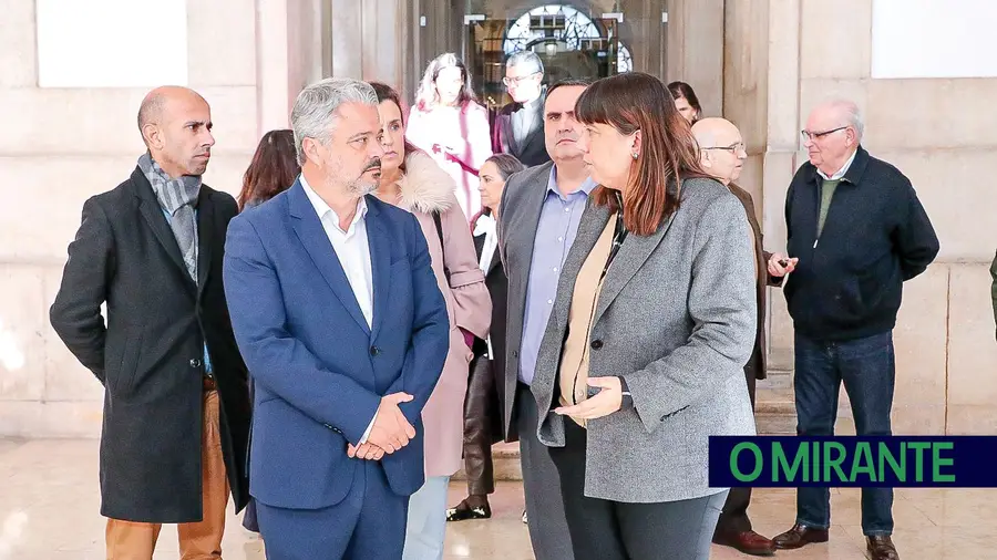 Arruda dos Vinhos entrega candidatura das festas da vila a património imaterial Arruda dos Vinhos entrega candidatura das festas da vila a património imaterial